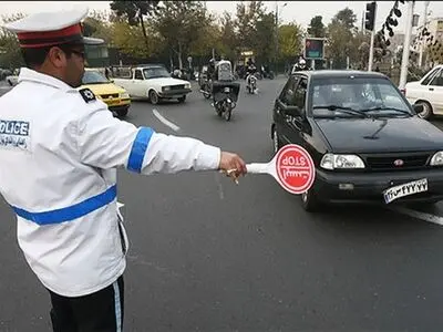 لحظه زیر گرفتن افسر پلیس حین انجام وظیفه + فیلم