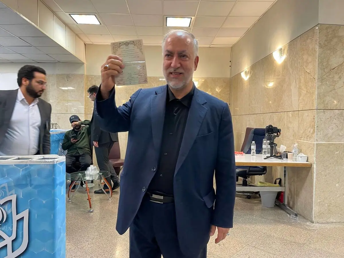 ثبت نام ابراهیم عزیزی در انتخابات ریاست جمهوری