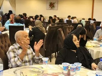 افطار مسولین سازمان بهزیستی با معلولان و مددجویان شهرری