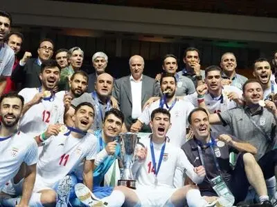 اصولی: درخواست حواله خودرو برای قهرمانان فوتسال را پیگیری می‌کنیم

