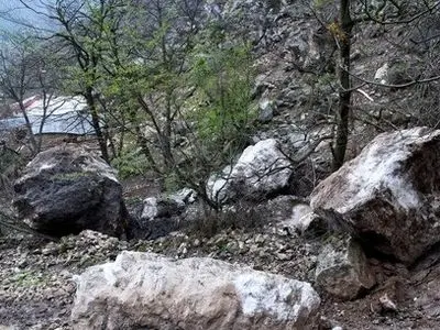 ضرورت جدی گرفتن هشدار ریزش سنگ در ارتفاعات غربی مازندران از سوی گردشگران