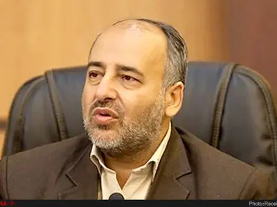 کارگران در ایران از حداقل‌ها محروم هستند/ نمایندگانِ پیگیر مطالبات کارگری به تعداد انگشتان دست هستند/ افزایش دستمزد کارگران باید بیش از یک میلیون تومان باشد