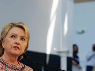 Clinton gets Sanders endorsement in show of party unity