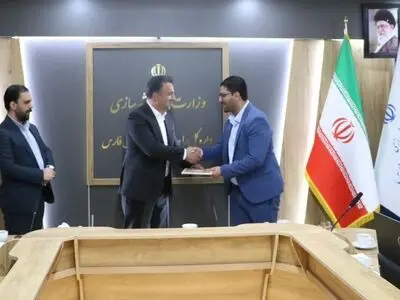 مشاور مدیرکل راه و شهرسازی فارس در امور جوانان معارفه شد
