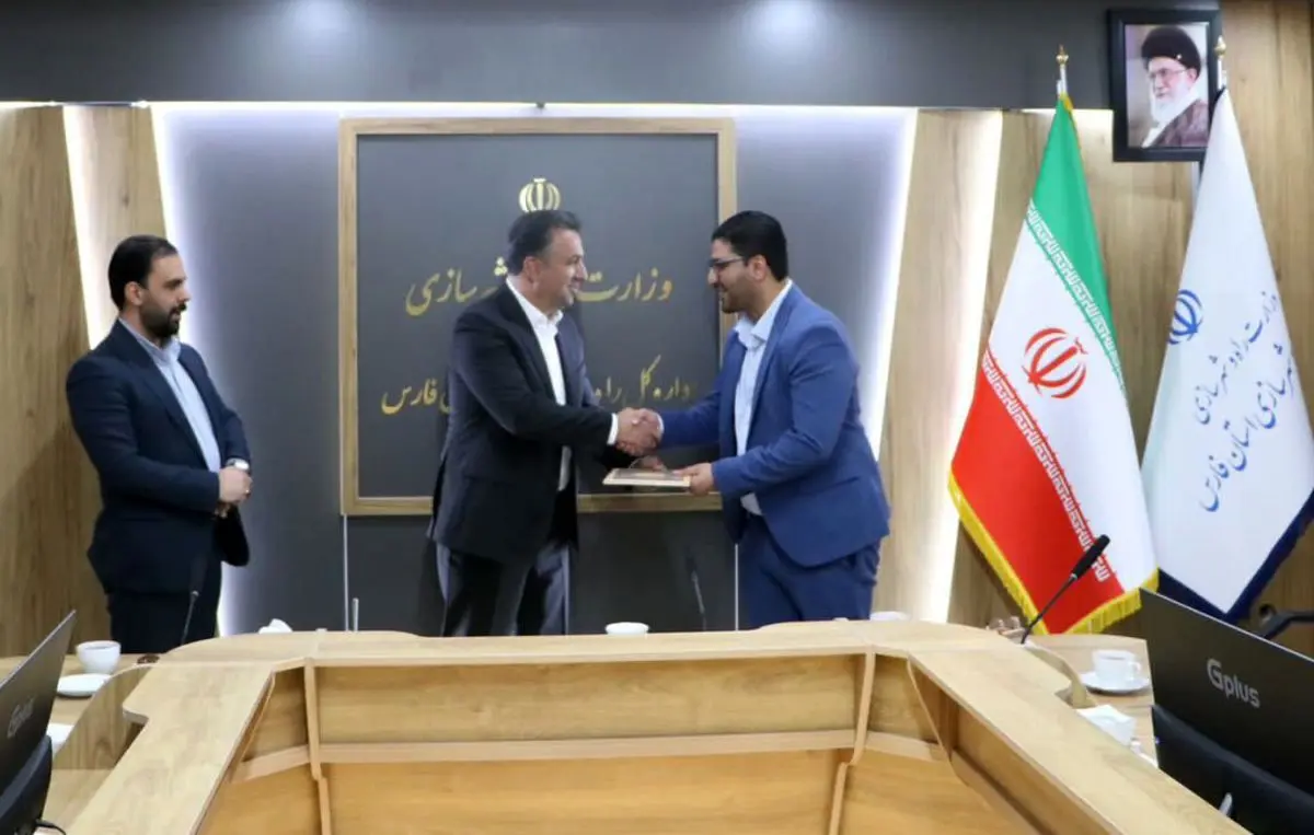 مشاور مدیرکل راه و شهرسازی فارس در امور جوانان معارفه شد
