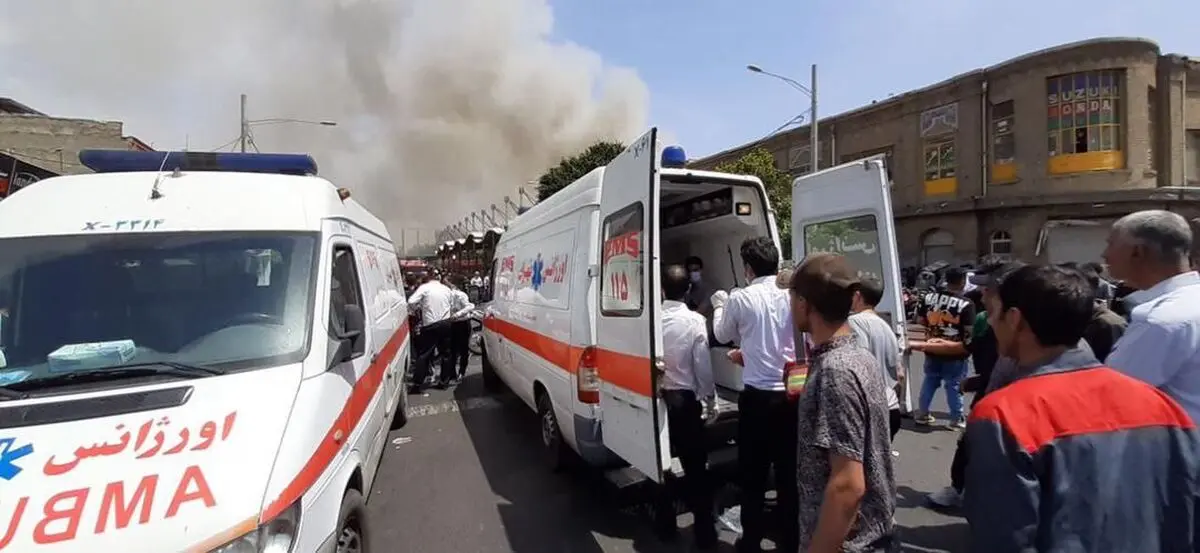 مصدومیت ۱۶  نفر در حادثه آتش‌سوزی انبار لوازم خودرو در خیابان رازی تا این لحظه