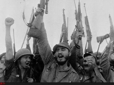 فیلم/لحظه اعلام خبر مرگ کاسترو در تلویزیون دولتی کوبا