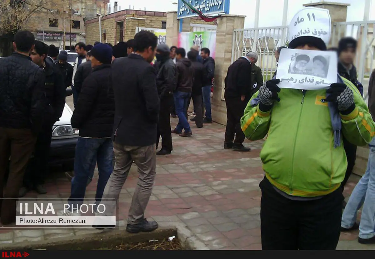 کارگران معدن زمستان یورت غرب مقابل فرمانداری آزاد شهرتجمع کردند 