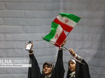اجتماع دختران انقلاب
