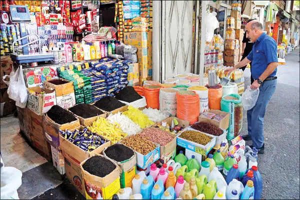 در تأمین مواد غذایی هیچ کمبودی نداریم/ کالا فراوان است؛ مردم نگران نباشند
