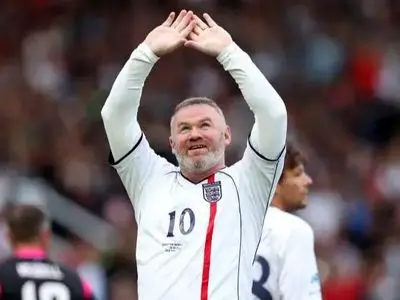 ویدئو نوستالوژی: از بحث با داور تا گل تماشایی؛ حرکت ناگهانی وین رونی