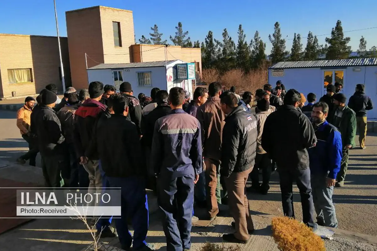 پافشاری کارگران پیمانکاری چادرملو بر خواسته‌های خود/ کارفرما اصرار به بازگشت به کار دارد
