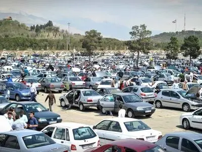اعلام نرخ روز خودرو / نیاز به سامانه ثبت معاملات داریم/ دفترخانه‌ها در برابر برگ سبز خودرو ایستاده‌اند