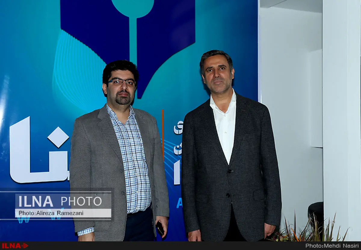 رئیس پژوهشکده پولی و بانکی از غرفه ایلنا بازدید کرد