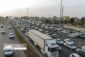 تردد بیش از ۱۹ میلیون خودرو در تیرماه سال جاری از محورهای مواصلاتی استان البرز