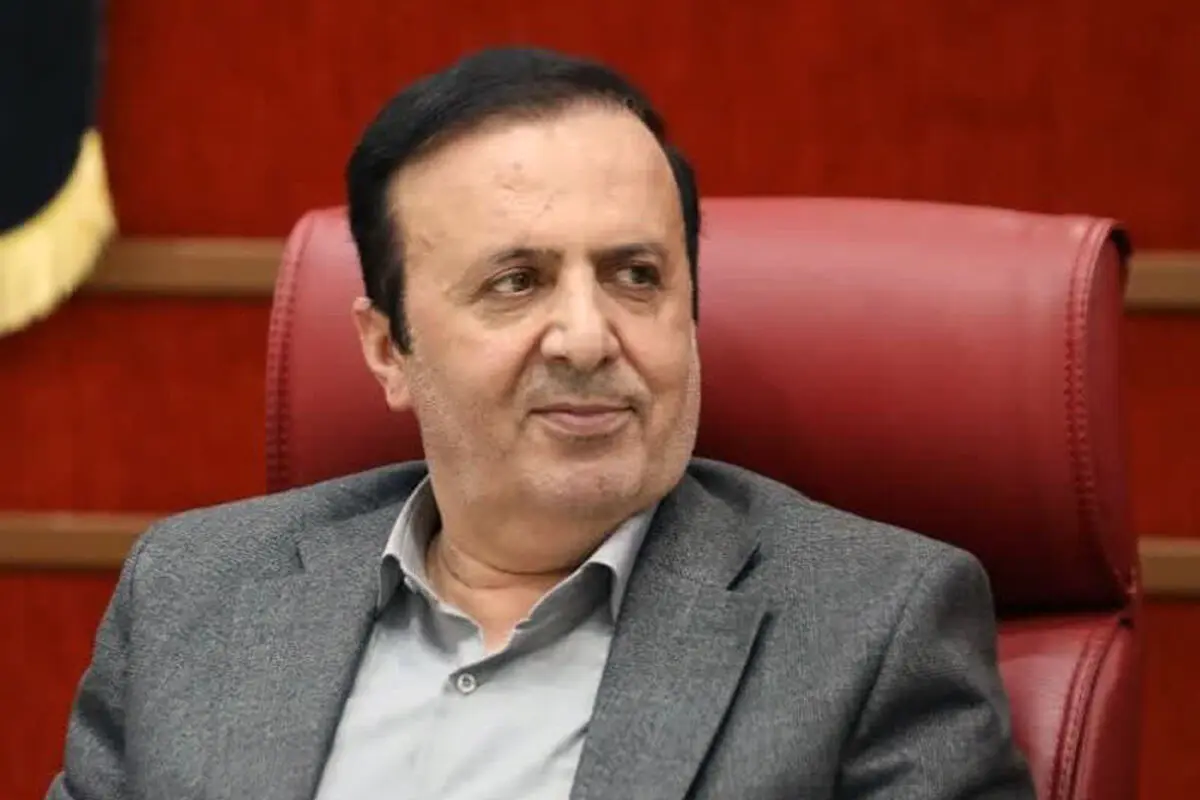 هنوز آداب گفتگو را نمی‌دانیم / باید یاد بگیریم با هم صحبت کنیم