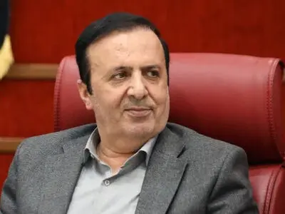 هنوز آداب گفتگو را نمی‌دانیم / باید یاد بگیریم با هم صحبت کنیم