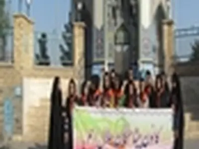 کانون پیشاهنگان هلال احمر آران و بیدگل از اماکن تاریخی و مذهبی اصفهان بازدید نمودند