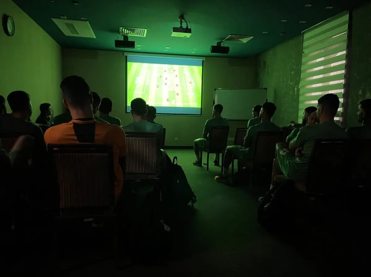 برگزاری جلسه فنی تیم ملی فوتبال ایران پیش از بازی آنگولا