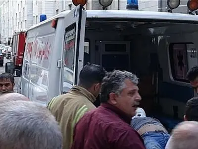 ۲ کارگر ساختمانی  پس از سقوط به چاهک آسانسور به شدت مصدوم شدند