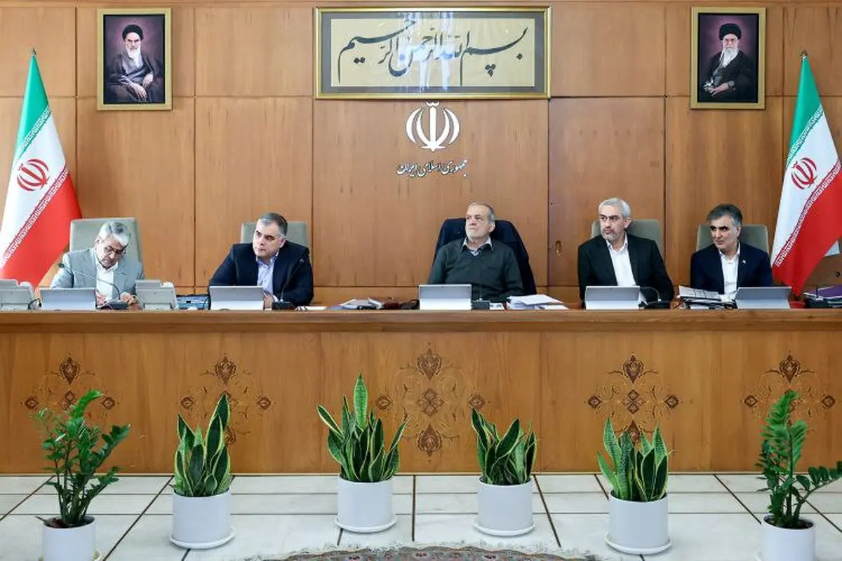 تاکید رئیس‌جمهور بر تسریع در اجرای قرارداد توسعه میدان نفتی آزادگان