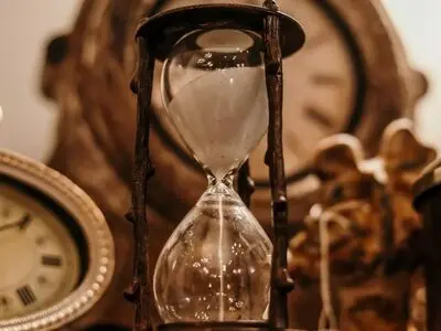 چرا با افزایش سن احساس می‌کنیم که زمان نیز سریع‌تر می‌گذرد؟