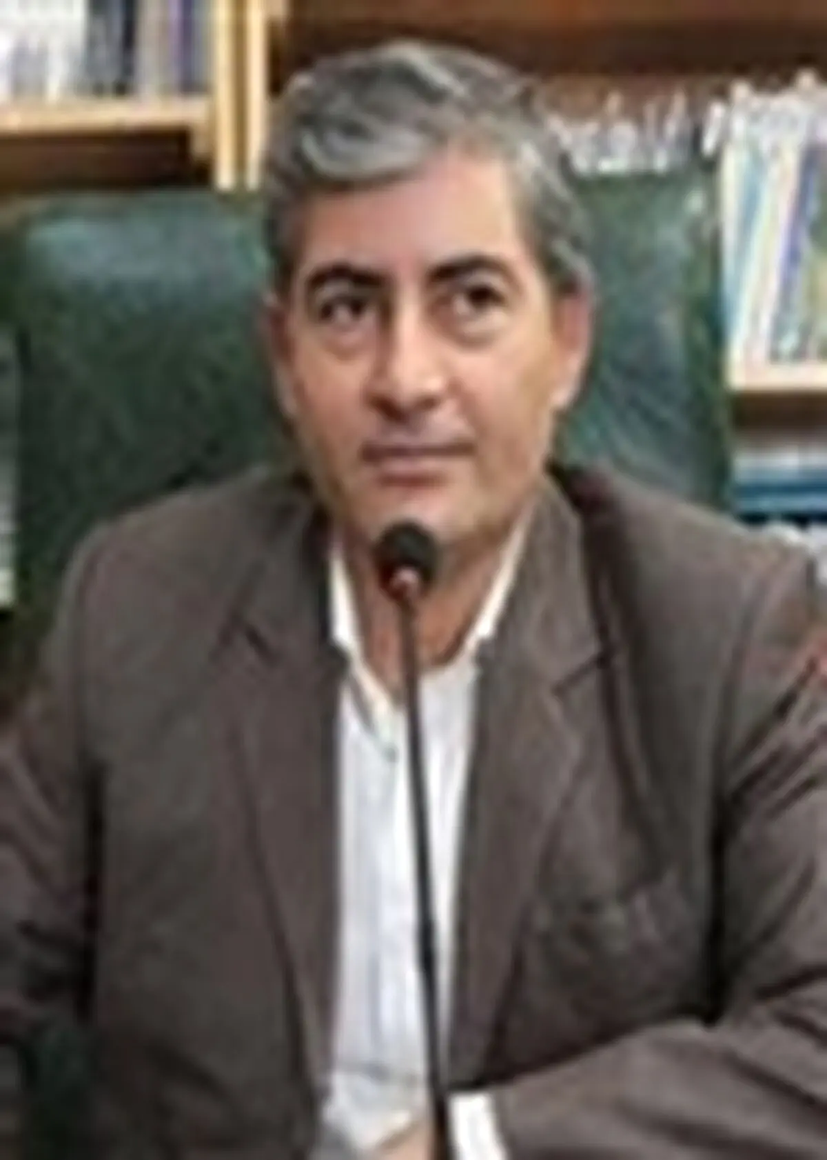 نباید به بهانه‌ی دوست داشتن طبیعت گونه‌های جانوری را از طبیعت خارج کرد