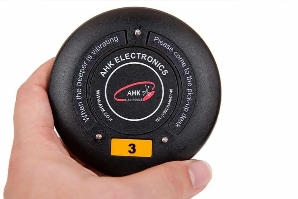 چطور پیجر در کارواش و استخر، خدمات شما را حرفهایتر میکند؟