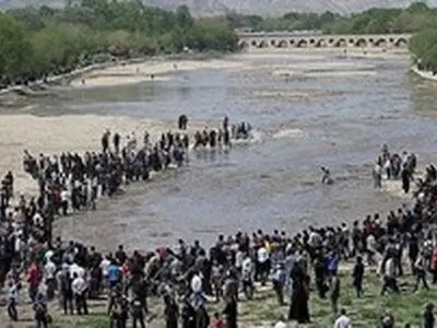 مسئولان اصفهان تصمیم به رهاسازی آب برای شرق اصفهان گرفتند/ رهاسازی آب زاینده رود در باغات  به مدت 10 روز 