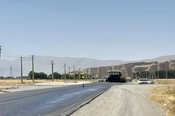 آغازعملیات بهسازی جاده دسترسی محور نقش رستم به نقش رجب