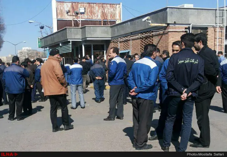 کارگران ماشین سازی تبریز در محوطه کارخانه تجمع کردند