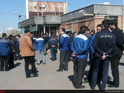 کارگران ماشین سازی تبریز در محوطه کارخانه تجمع کردند