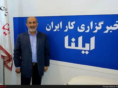 خاتمی را قبول دارم/ احمدی‌نژاد در انتخابات ۸۸ بین مردم پول توزیع کرد/ اصولگراهای تندرو را تایید نمی‌کنیم