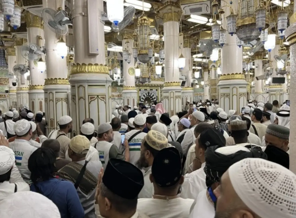 تشرف بیش از ۱۸ هزار زائر ایرانی به روضه شریفه مسجدالنبی (ص) 