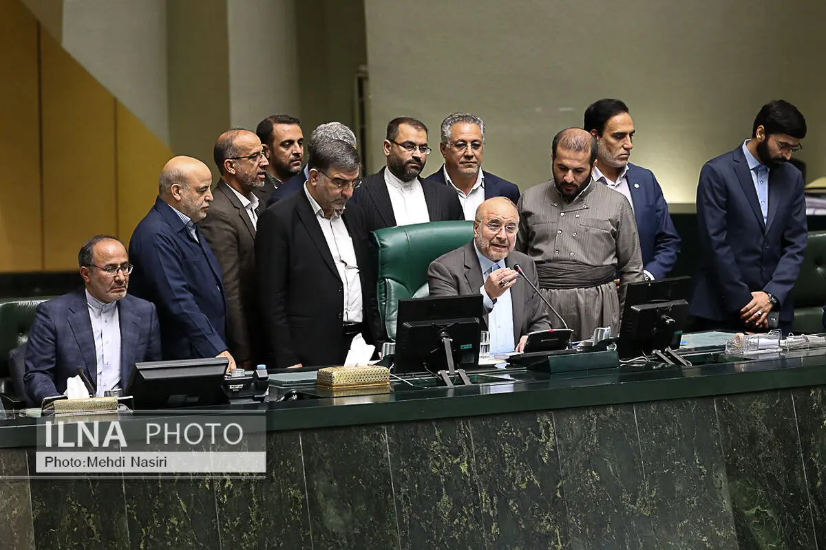 اجازه نمی‌دهم کسی با آبروی مجلس بازی کند