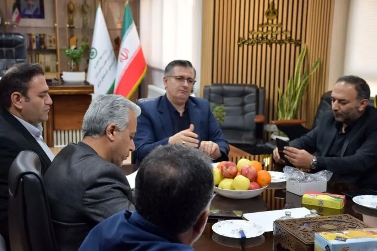 ذخیره سازی ۴۰۷ تن میوه و خرما جهت مدیریت بازار عید و رمضان در آذربایجان غربی