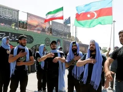 راه اندازی ۴گیت ورود و خروج برای تردد زائران خارجی در مرز بازرگان/۳۰۰۰زائر اربعین حسینی از مرز راهی کربلا شدند