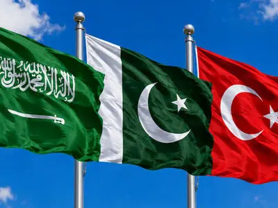 نشست اضطراری روسای ستادکل نیروهای مسلح عربستان، ترکیه و پاکستان در چارچوب پیمان مکه