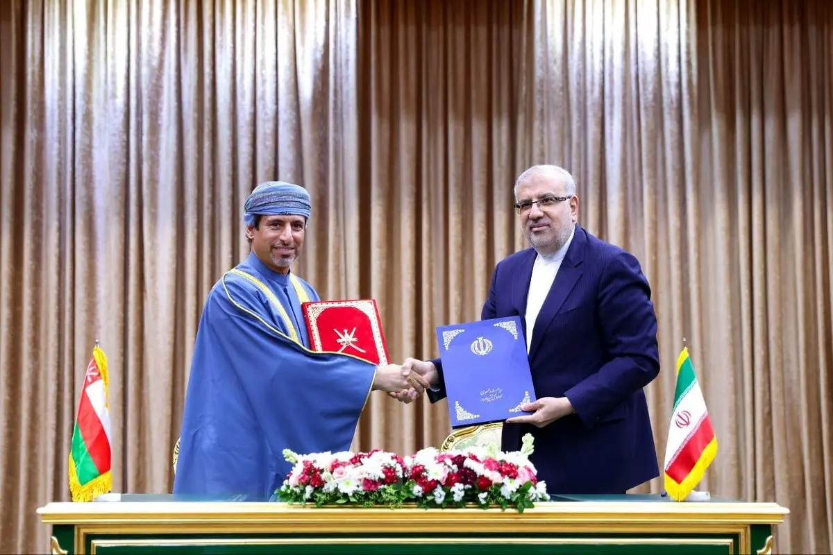 Iran, Oman sign 4 major cooperation agreements