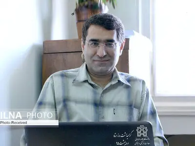 کولبریِ علمیِ دانشجویان برای اساتید/ بساطِ "بساز و بفروشی علمی" متاثر از فضای اقتصادی کشور است