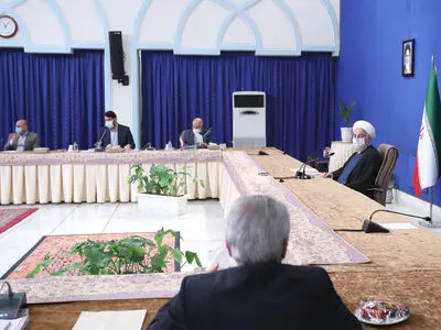امهال اقساط دریافت کنندگان تسهیلات ارزی و ریالی آسیب‌دیده از کرونا و تحریم‌ها / صدور مجوز استفاده از تسهیلات صندوق برای تبدیل نفت به فرآورده در راستای تحقق شعار سال