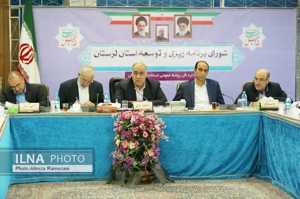نارضایتی و ضرب العجل استاندار به بانک‌های لرستان