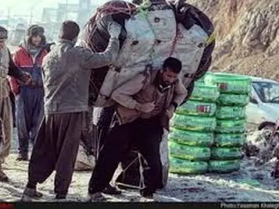 برخورد سلبی و انهدامی با کولبران جواب نمی‌دهد/انحصارطلبان از عدم توسعه اقتصادی سود می‌برند