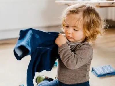 چرا بچه ها علاقه دارند همیشه یک لباس بپوشند؟