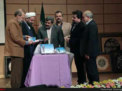 اولین کتاب ایمنی و بهداشت حرفه‌ای کارگران ساختمانی رونمایی شد