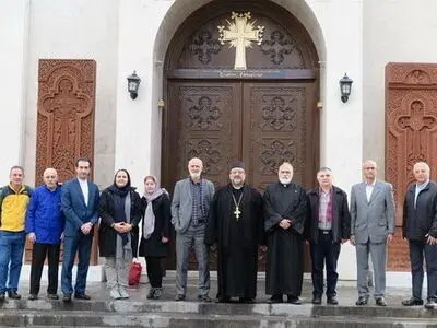 نمایندگان ارامنه تهران به مقام شامخ امام راحل(ره) ادای احترام کردند