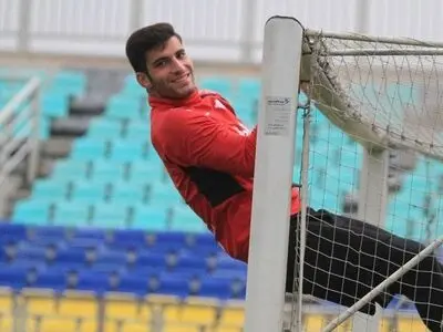 توضیحات گلر پرسپولیس درباره درگیری در رختکن؛ می‌خواستم به مهاجم تیمم روحیه بدهم! 