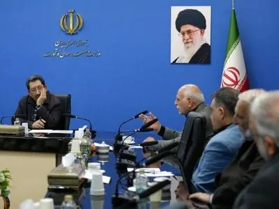 نشست مسئولان اتاق اصناف کشور و امنای بازار با وزیر صمت