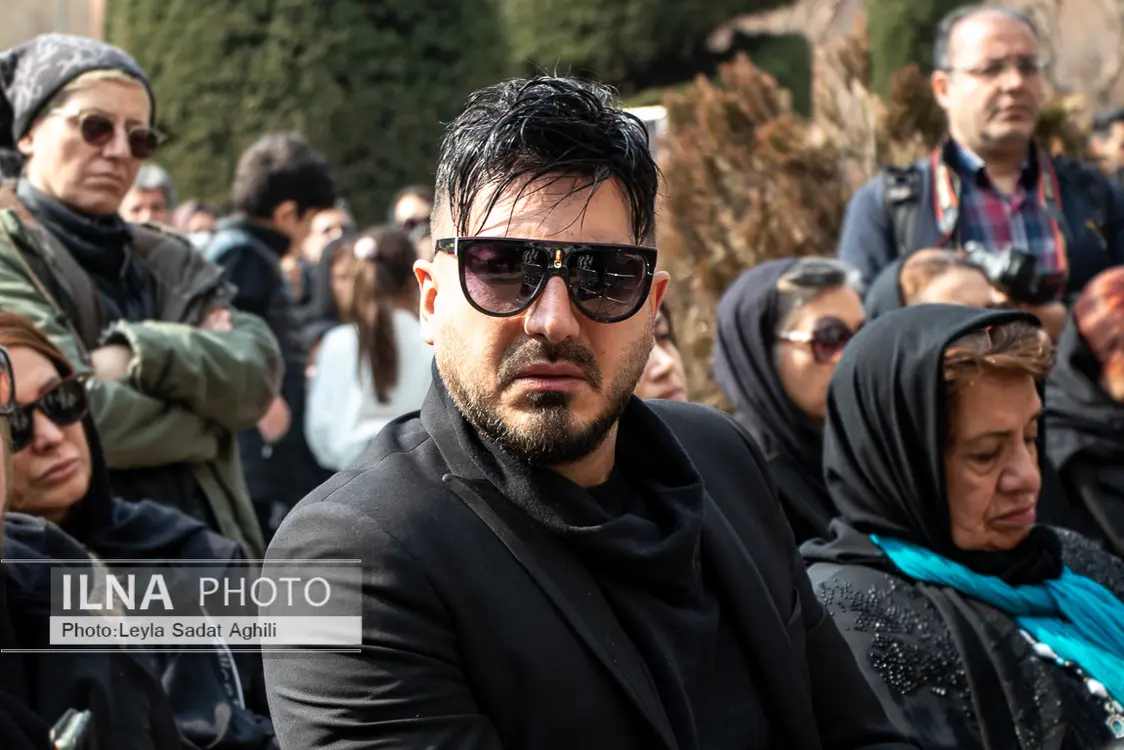  نیما شاهرخ شاهی در مراسم تشییع پیکر شهرام عبدلی 
