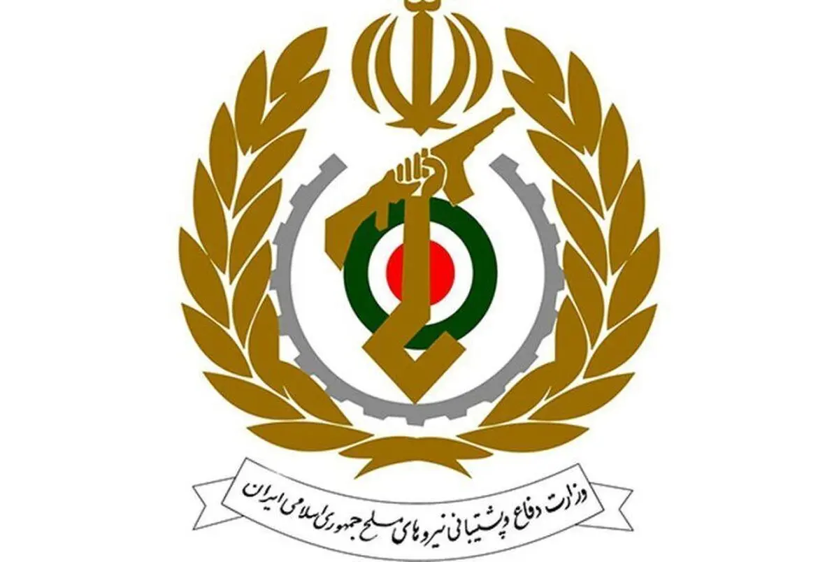 سرپرست وزارت دفاع با خانواده شهید مظفری‌نیا دیدار کرد